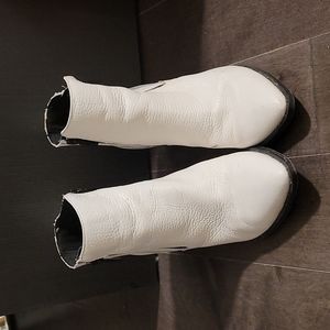 Kenneth Cole Reaction ankle boots size 8